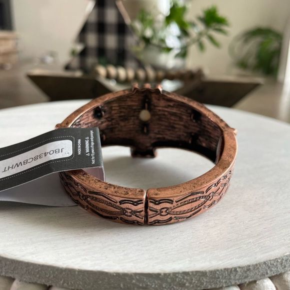 𝅺white seneca Lake Cross Coppertone Stretch Bracelet NWT - Picture 3 of 4